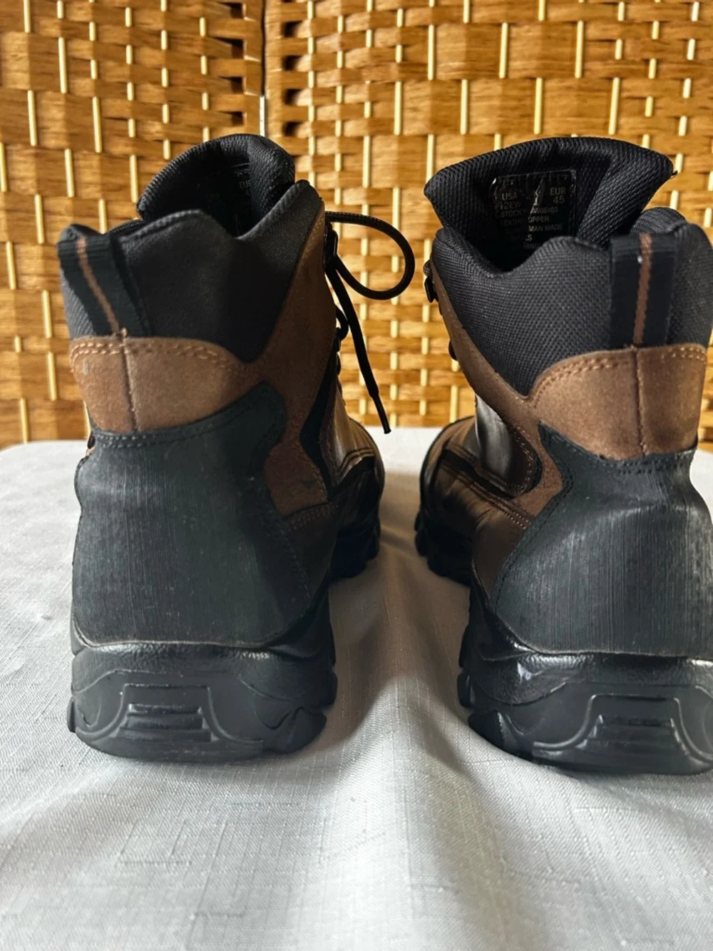 Wolverine Men’s 12EW Waterproof Leather Work Hiking Boots Oil Slip Resistant